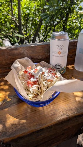 Time for lunch! @shaka_taco 

#taco #beer#beach #summer