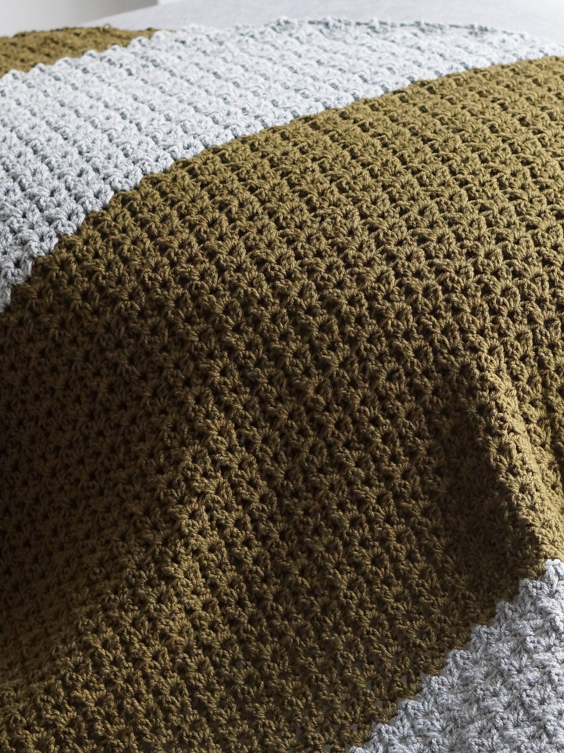 Double V stitch corner to corner blanket pattern product image (9)
