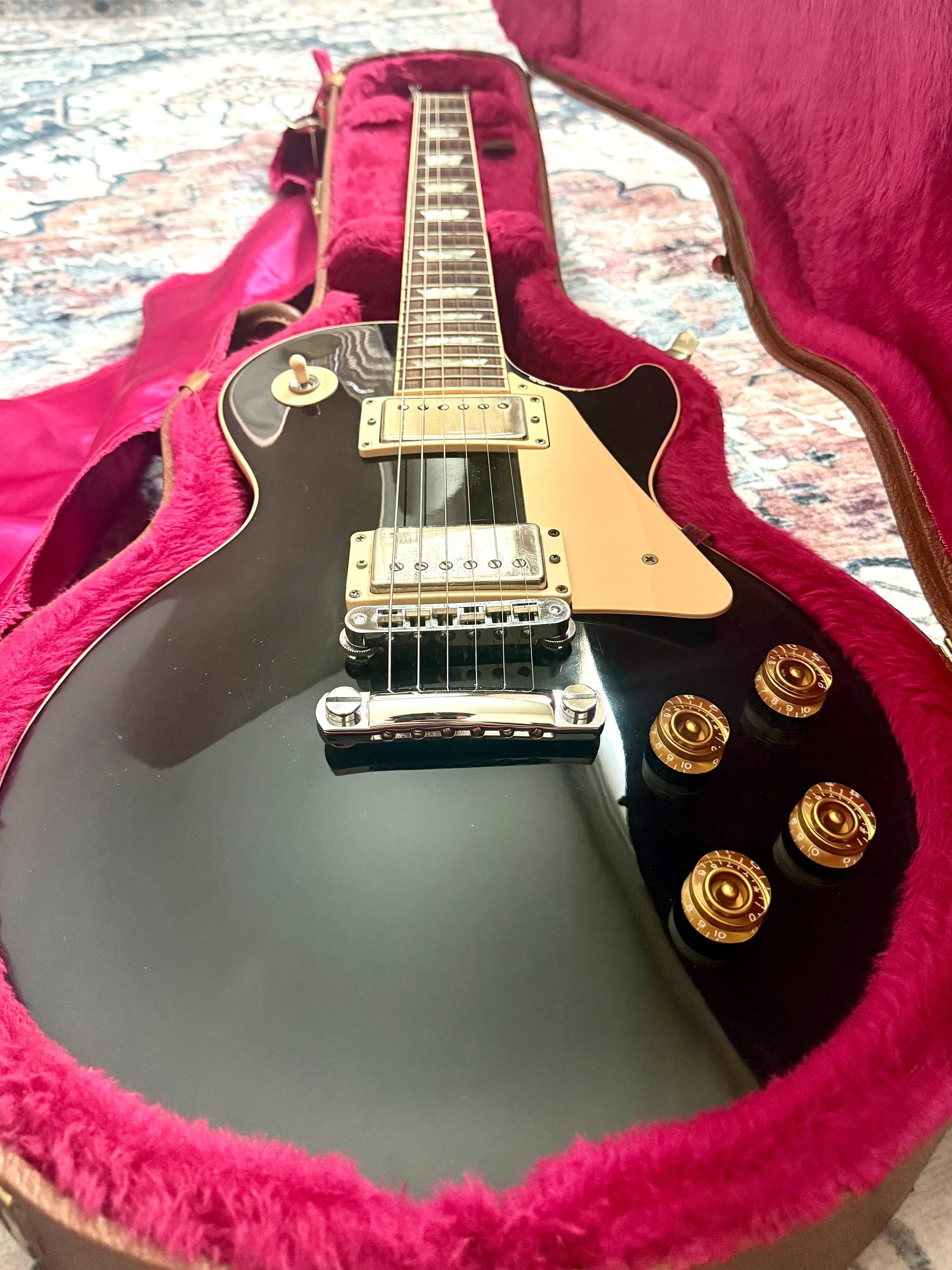 2001 Gibson Les Paul Standard "BLACK GLOSS EBONY" + OHSC product image (6)