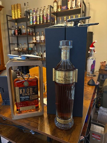 Managed to take home two of the best bourbons this year right under the wire! (Thanks!! @bethanydiscountliquor) We can’t wait...