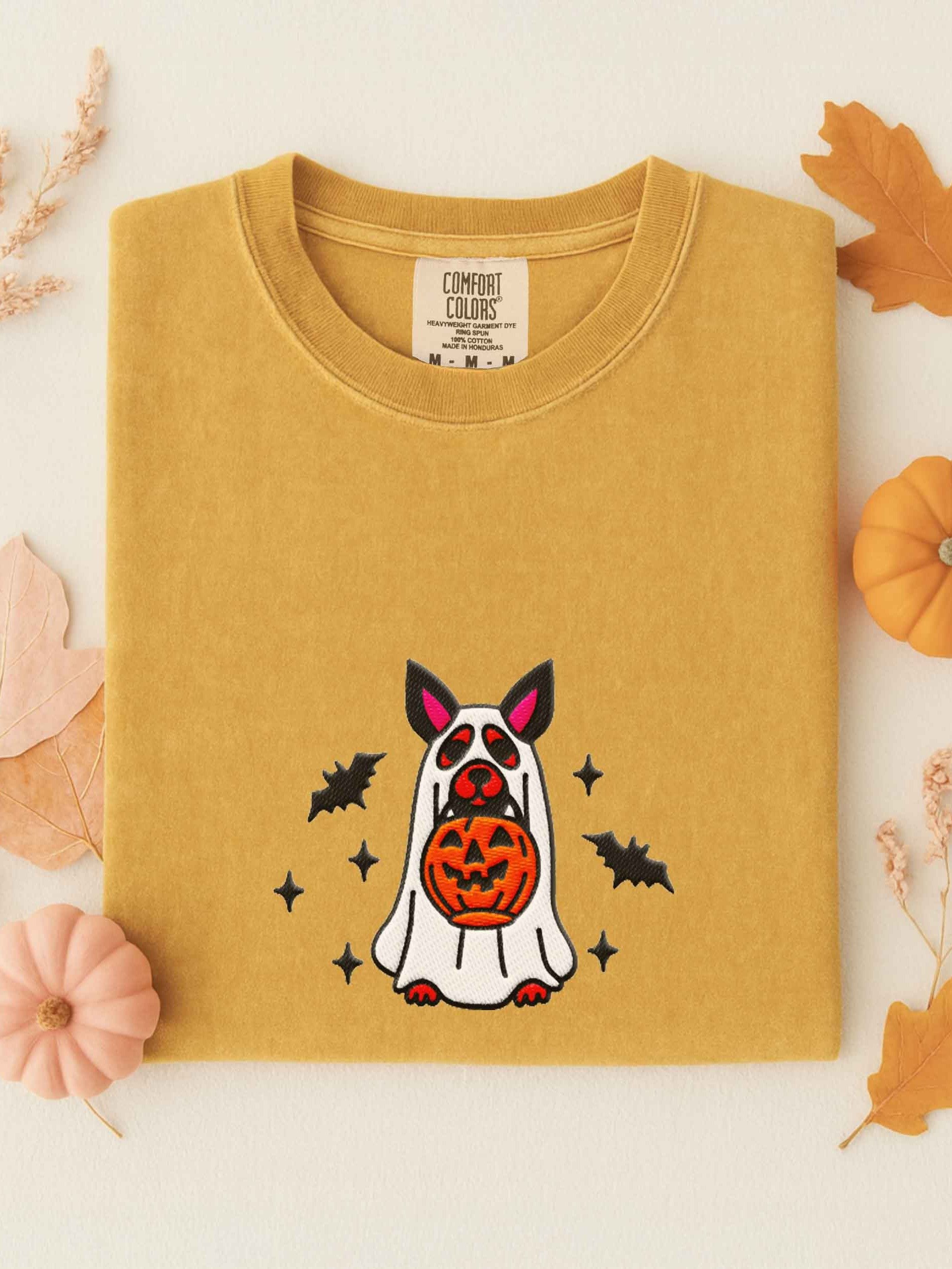 Halloween Chihuahua(Black & Tan) Embroidered T-Shirt product image (1)