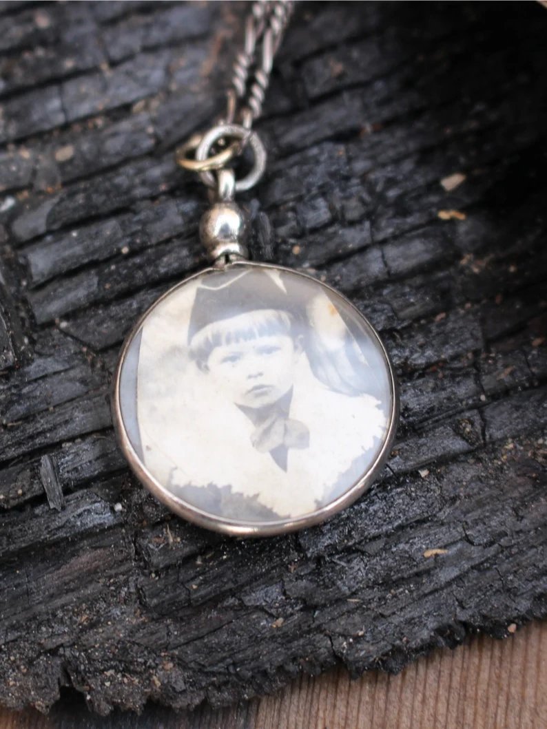 Artifact No.05 - Photo Pendant with Child product image (1)