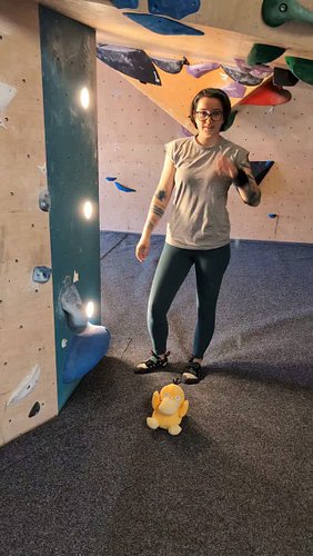 My poor Psyduck! What does your chalk bag look like?

#bouldering #climbing #chalkbag #psyduck