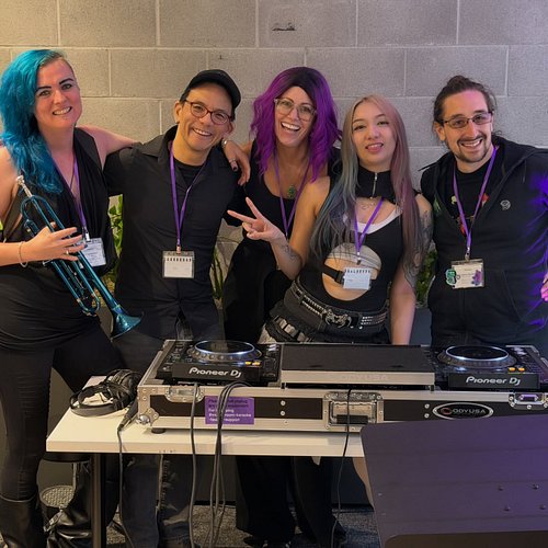 @twitch DJ takeover at HQ 😹💖🪩 ty for hosting the Connect!! And ty @nati._geo for the yummy boba!!!

Plus a great birthday din...
