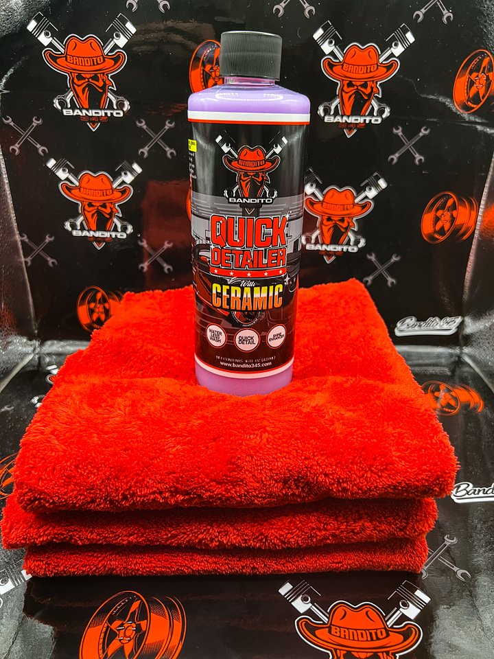 Quick Detailer with Microfiber Bundle product image (1)