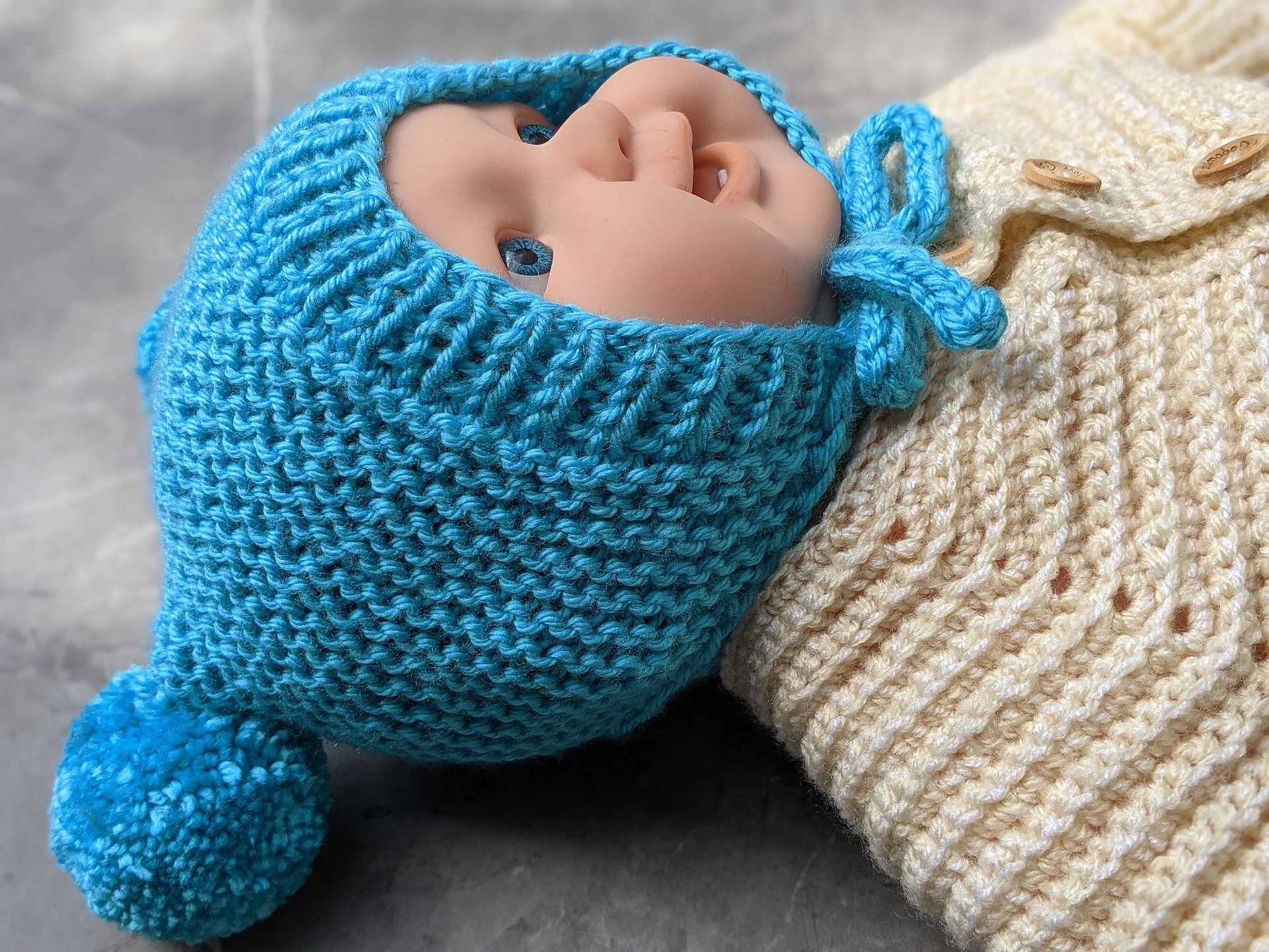 Baby Knit Bonnet Pattern with Chin Straps product image (5)