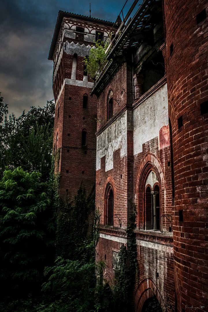 Prestige Fine Art Photography – Forgotten Castle of Italy - Limited Edition product image (1)