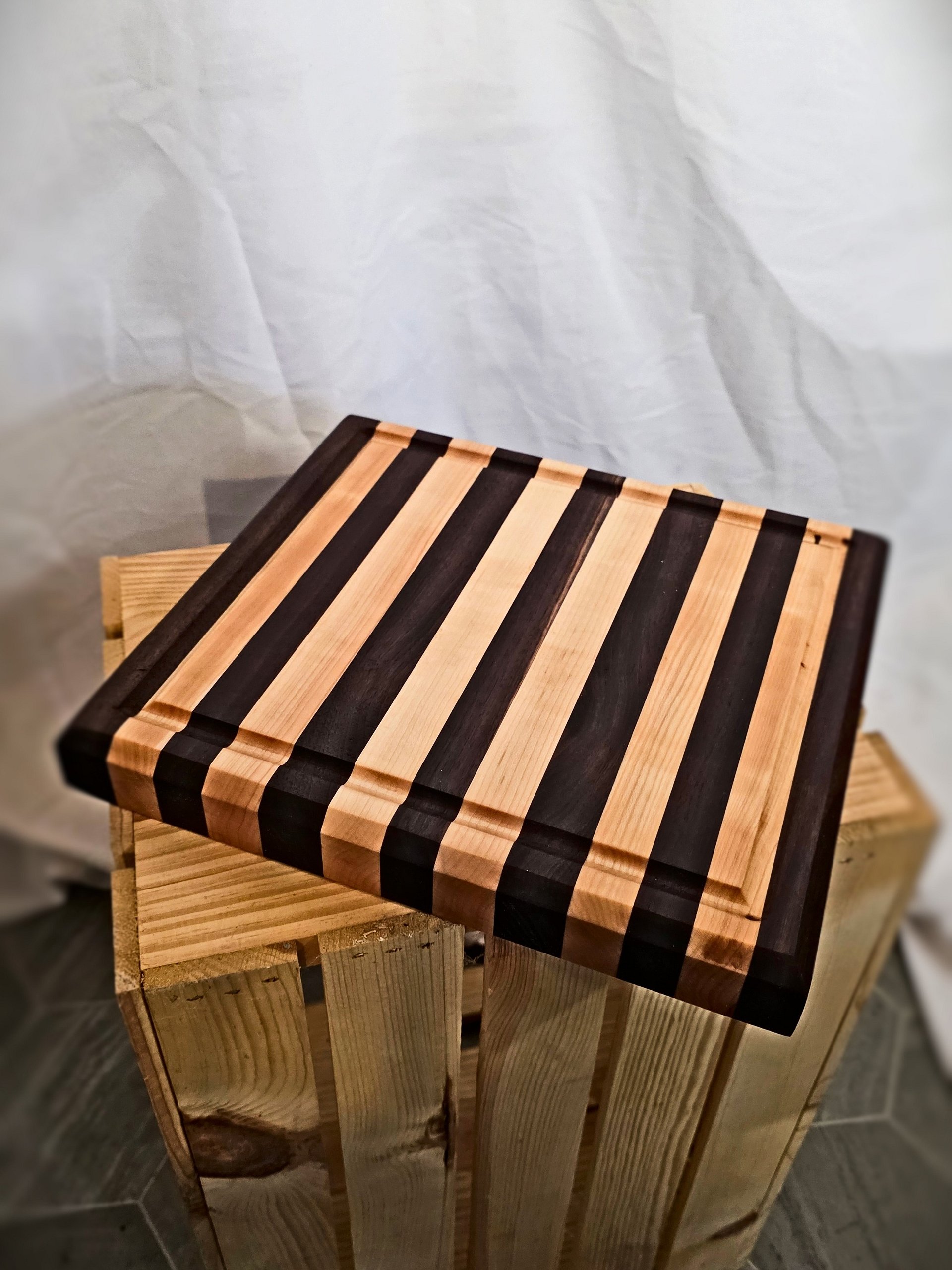 Square Edge Grain Cutting Board product image (2)