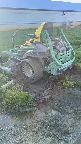 Bro got Stuck #johndeere #farmerwoody #agriculture