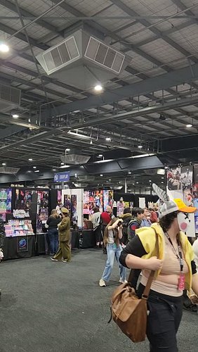 Day one of AVCon!

I had such a great time over the weekend meeting fellow creators, playing indie games and exploring artist...