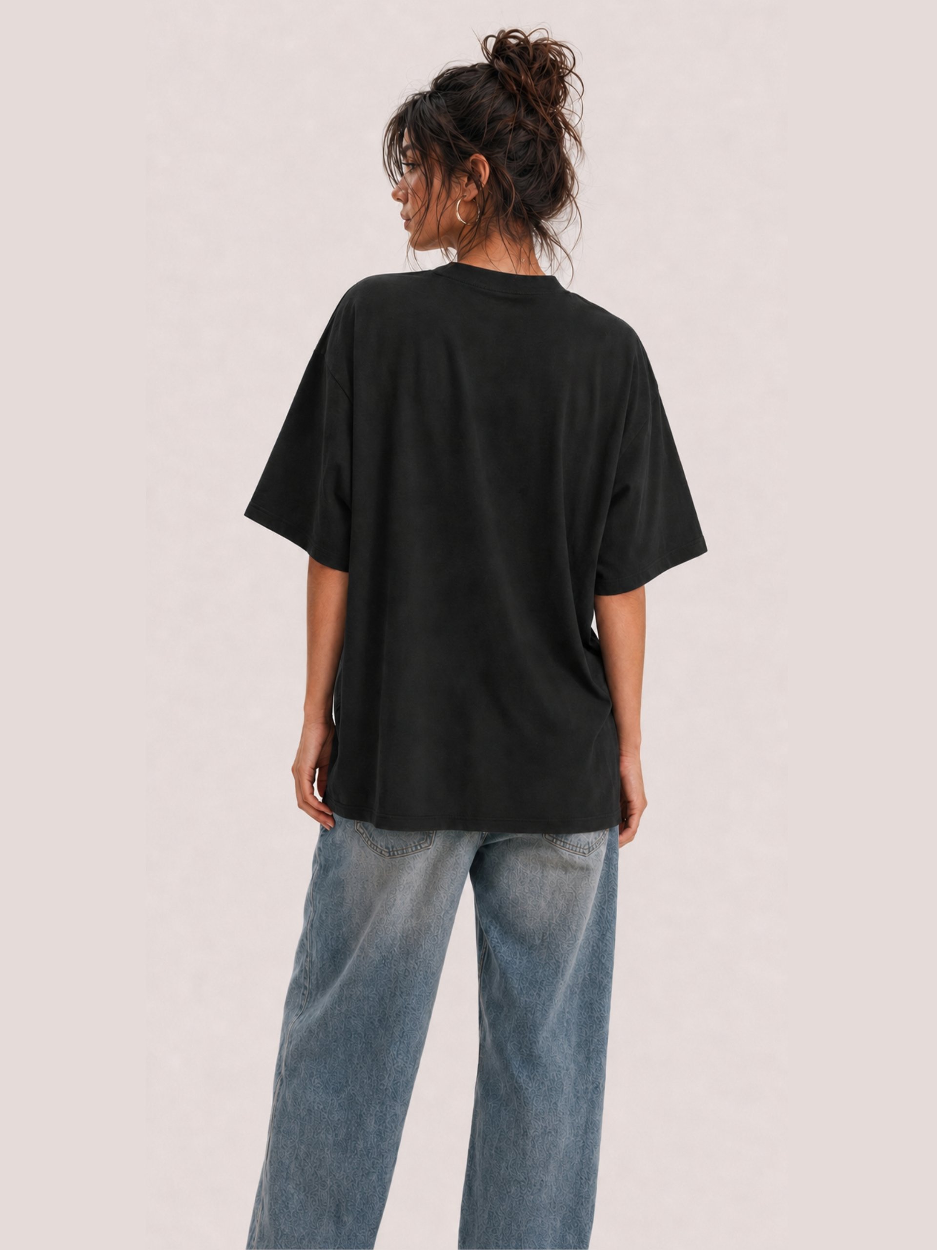 T-SHIRT UNISEX OVERSIZE ÉPAIS BIO - EVERYTHING I WANT WITH YOU IS OFF-LIMITS product image (4)