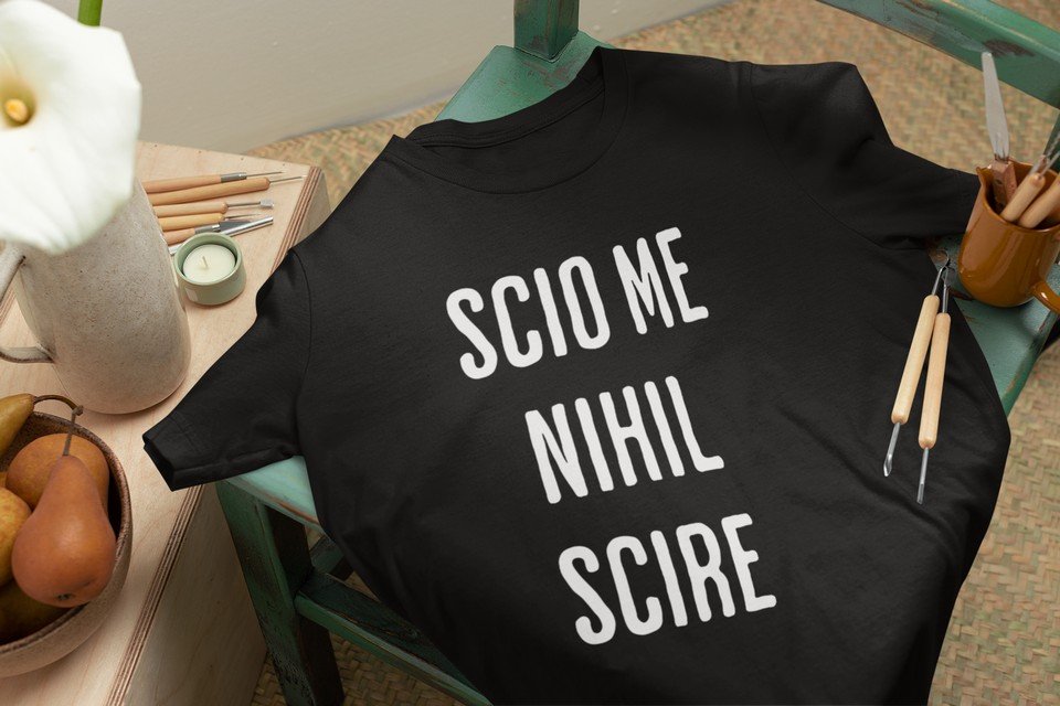 Scio me nihil scire Tshirt product image (3)