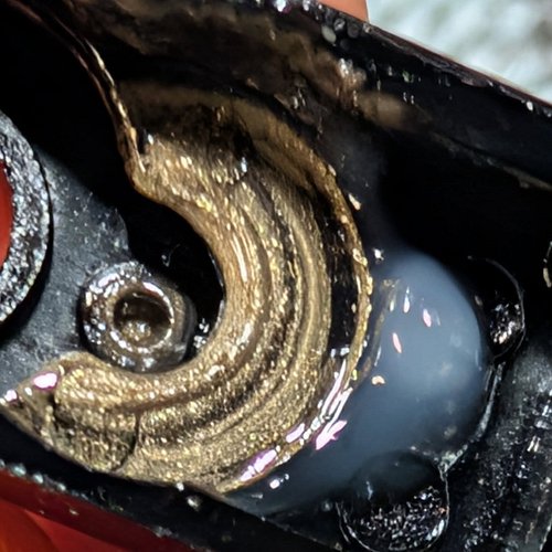 Glitter grease really grinds my gears 😂
Mini Kraton servo teeth have left the chat...