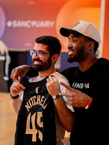 Seguinos cumpliendo sueños y metas 😍🏀❤️
Brutal lo de estos días con los Cleveland Cavaliers en Málaga, pudiendo entrevistar a...