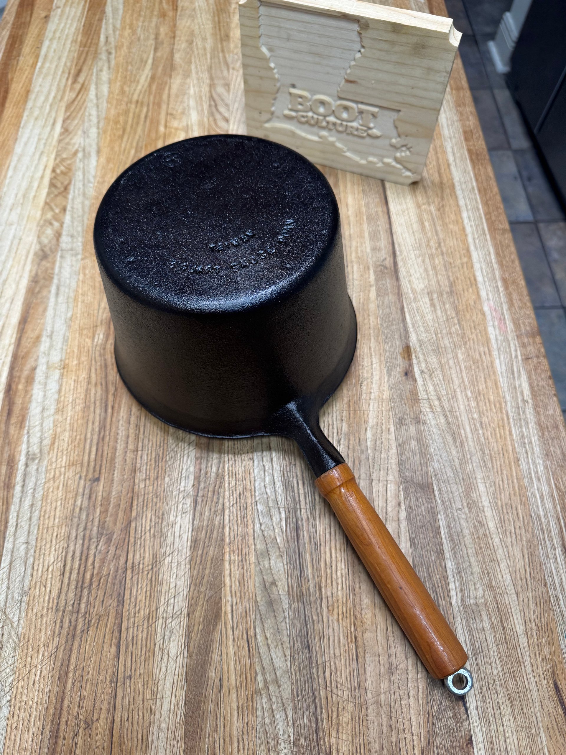 Vintage Made in Taiwan 3-Quart Cast Iron Sauce Pot product image (1)
