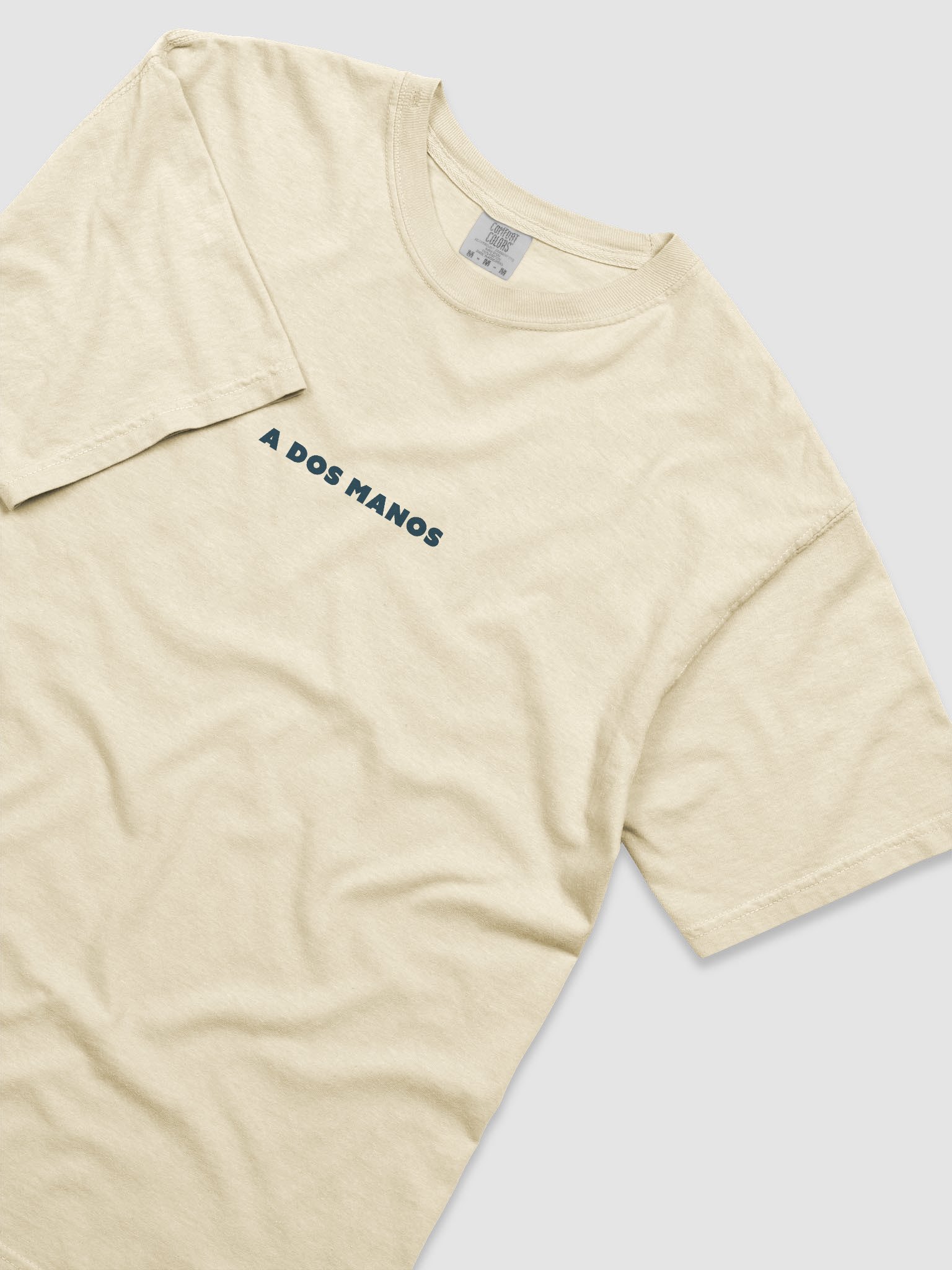 A Dos Manos T-shirt product image (3)