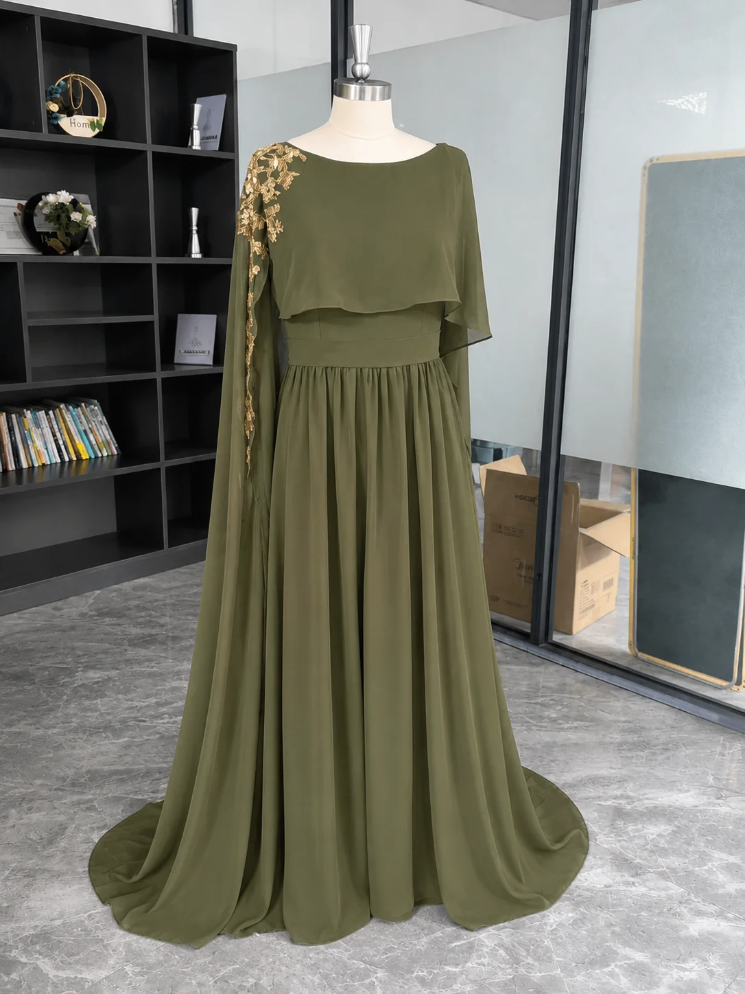 Luxury dress product image (4)