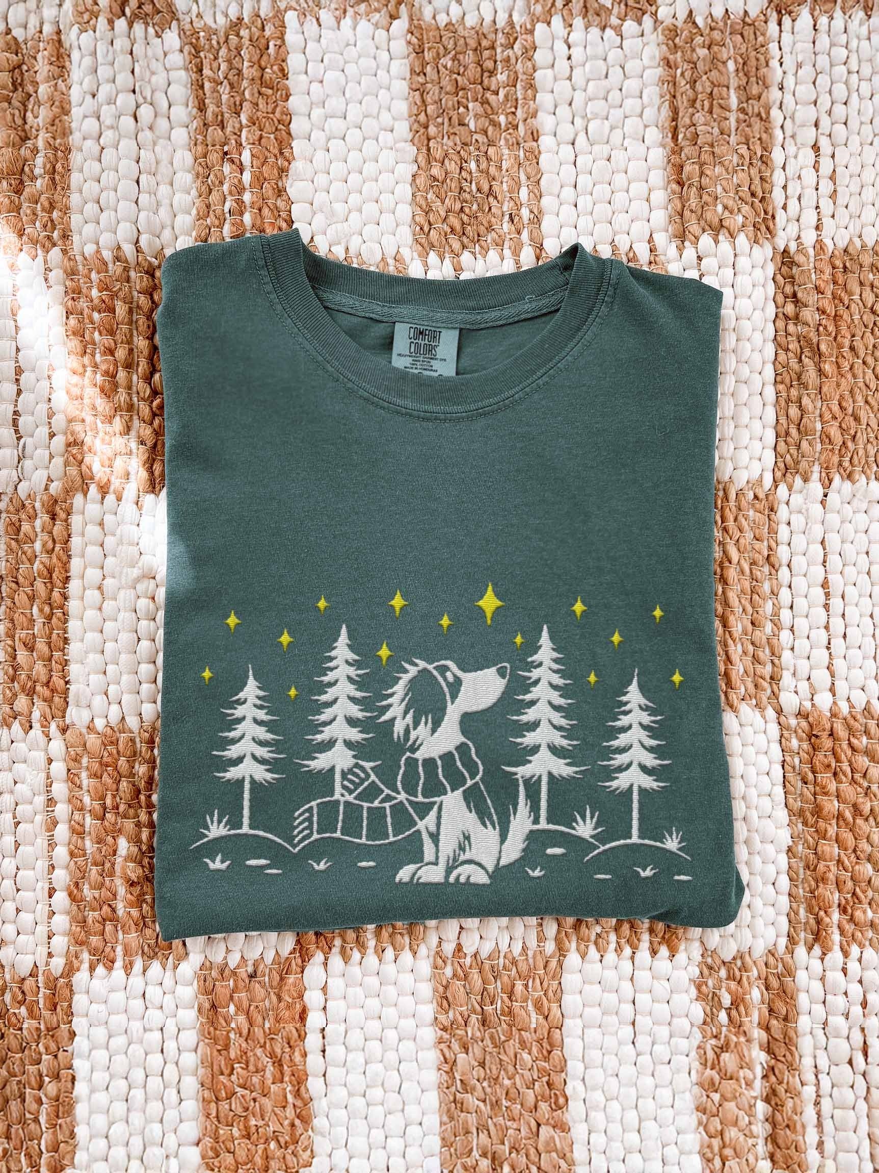 Brittany Spaniel Winter/Christmas Line Art Design Embroidered T-Shirt product image (1)