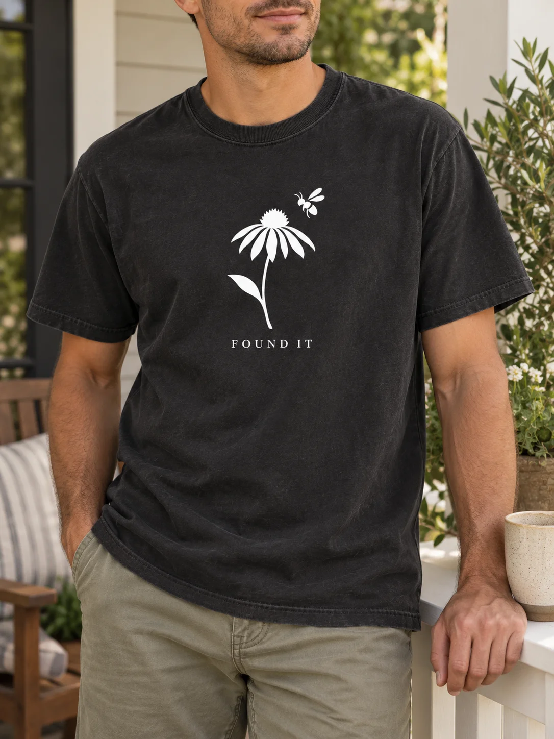 FOUND IT | Minimalist Bee & Flower Tee product image (3)