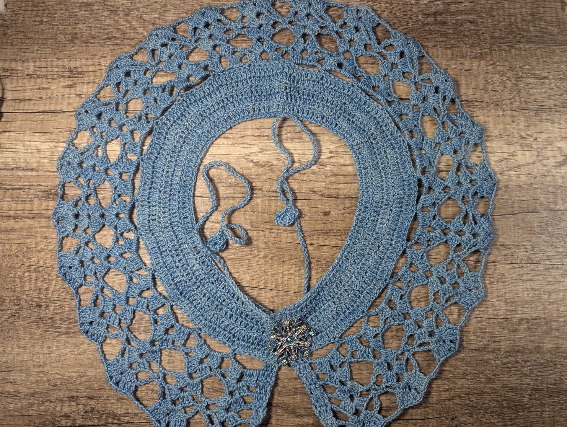 Lace Collar - Blue w/Snowflake Pin product image (2)