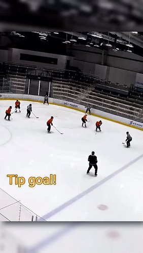2 points last night & my first goal of Season 2! 🚨 + 🍎🍎🍎 through 3 games 🔥
.
.
.

#hockey #beerleague #rookieleague #goal