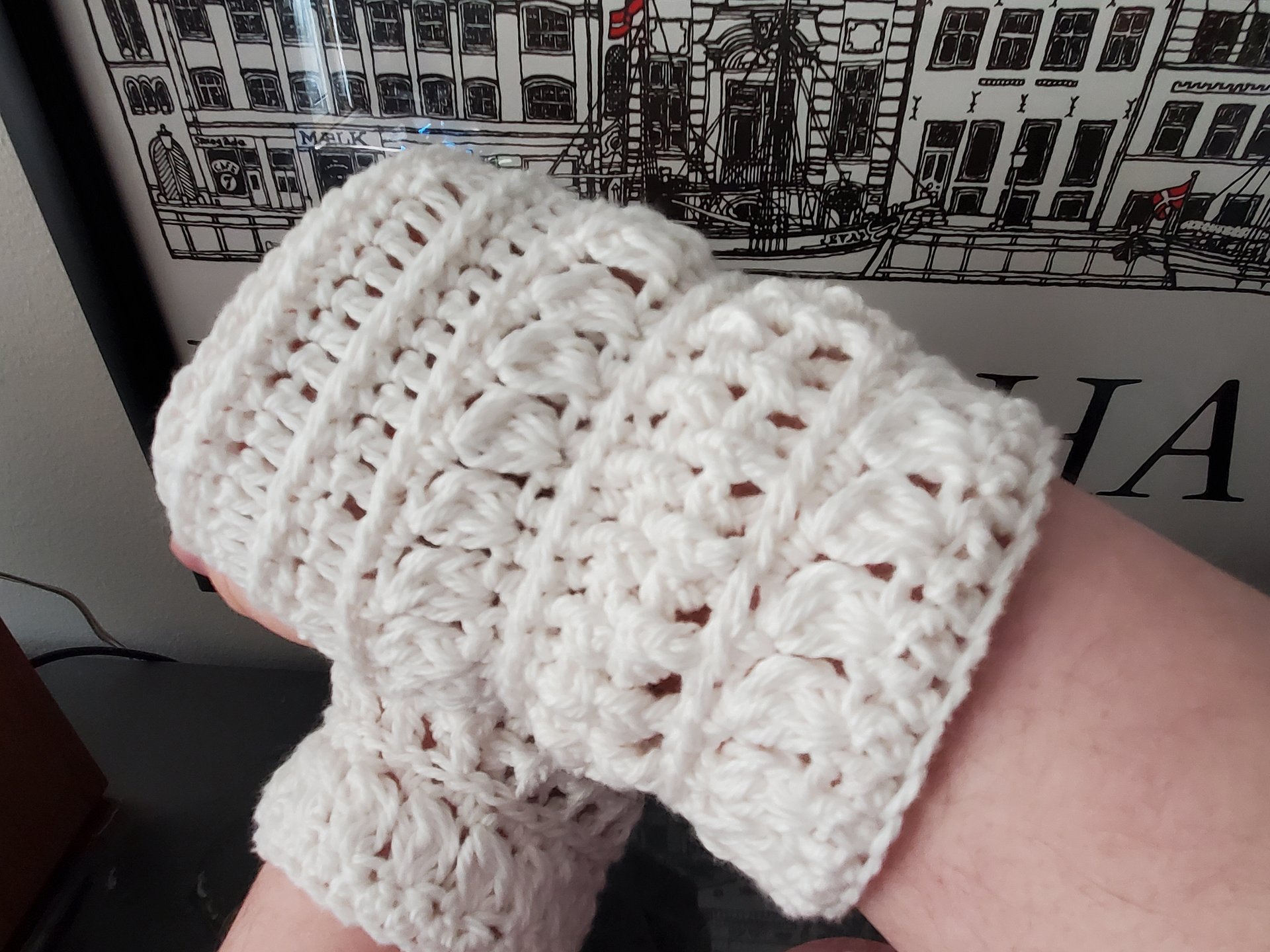 Magic Twist Fingerless Gloves **PDF Pattern** product image (2)