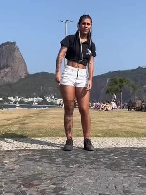 Professional Dancer Showcases Techno House Shuffle Skills ⚡ https://hyperfollow.com/Megid #shuffledance #riodejaneiro #sugarloafmountain #dancevideo #cuttingshapes #braziliandance #outdoordance #dancetrend #shuffle #summervibes