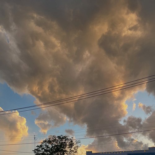 just a couple photos of the sky
a real sky that I beheld and appreciated