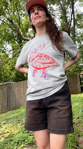 ahem 🗣️ PEENT!!! 🗣️ hiiii i made some more bird shirts!!! i love them so much and i hope you do too!!! also hello @ripton_co ...