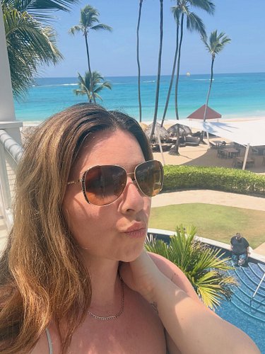 Hola from Dominican Republic 🇩🇴 🌴 #vacationmode #authorlife #writinginspo #vacationreset #puntacanada