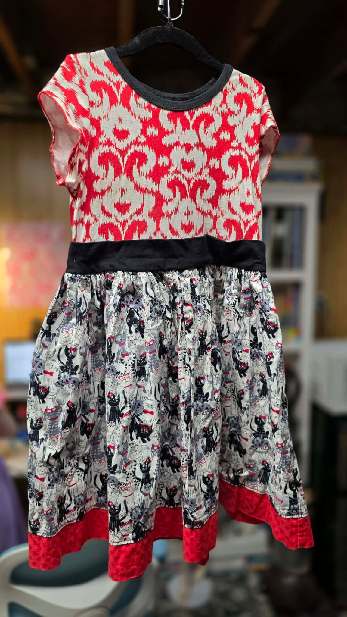 CHRIS N MISSY - Size 8 - GENTLY USED - Black Cats product image (1)