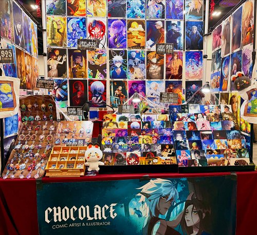 At @tsuki.con this weekend with their lil bun mascots! They are really adorable. Hopefully I’ll be able come back in the comi...