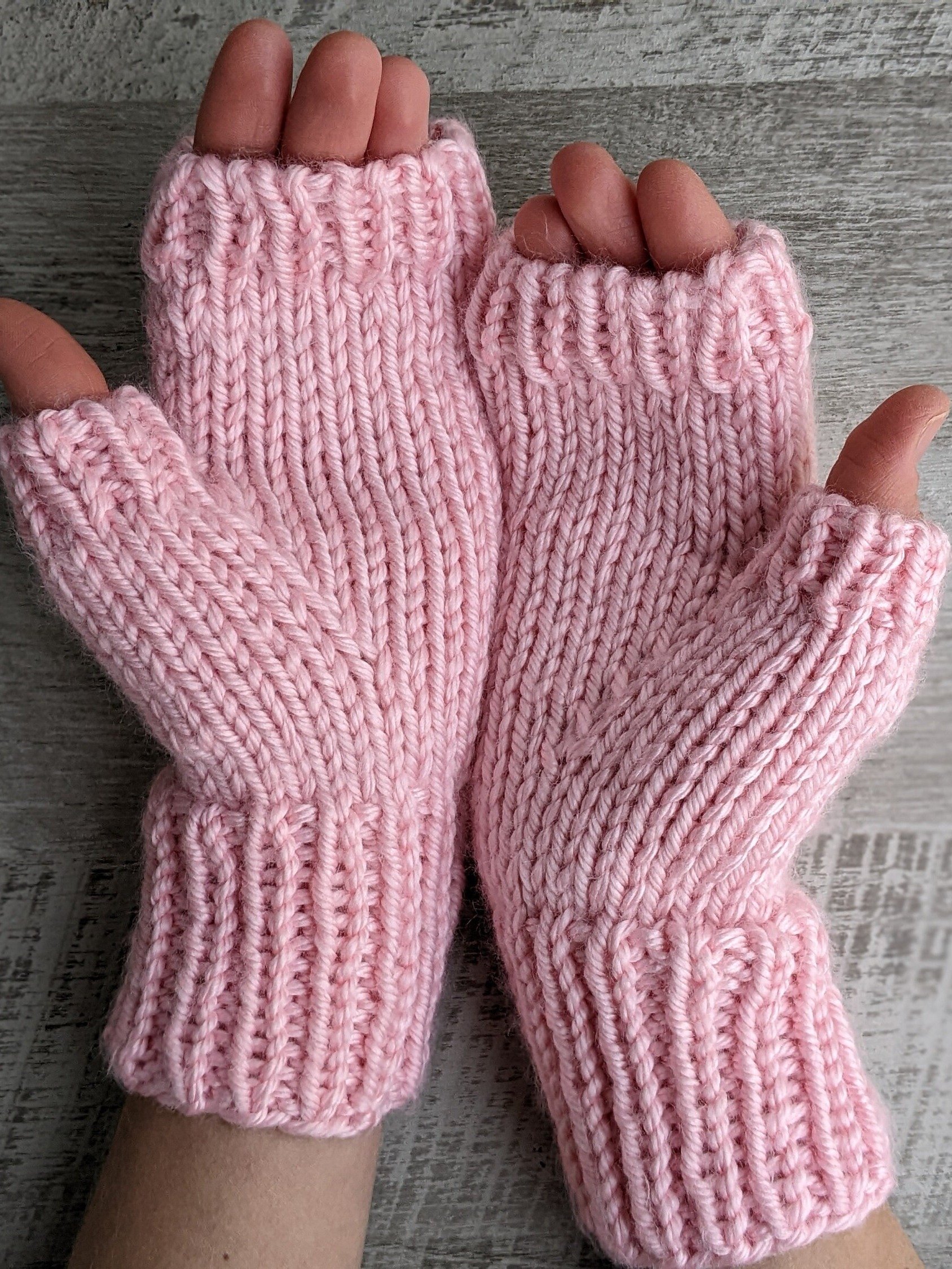 Chunky Knit Fingerless Gloves Pattern product image (3)