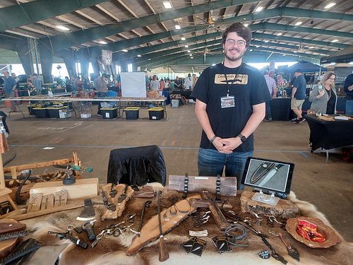 Here at the @texascustomknifeshow this weekend. Thank you to everyone who stopped by my booth it’s been great to talk to you.