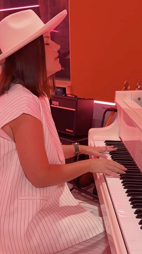 My New Single “Running For You” is OUT NOW ❤️
Watch the Full Video on my YouTube Channel ❤️

#newmusic #runningforyou #piano