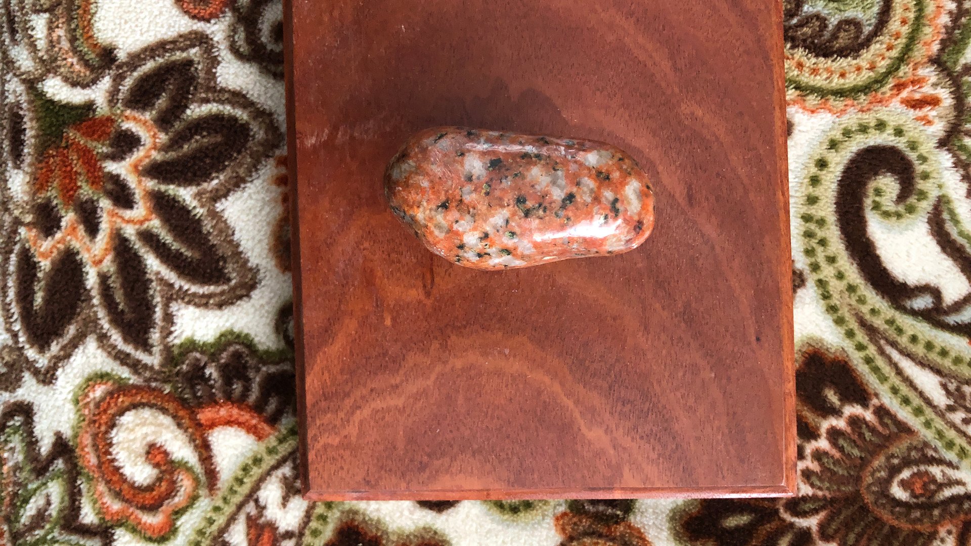 14.75" x 5.25" beach stone and exotic bloodwood towel rack product image (2)