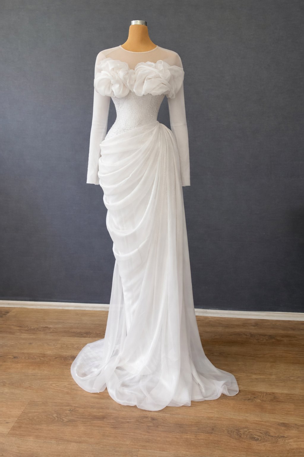 Luxury dress product image (2)