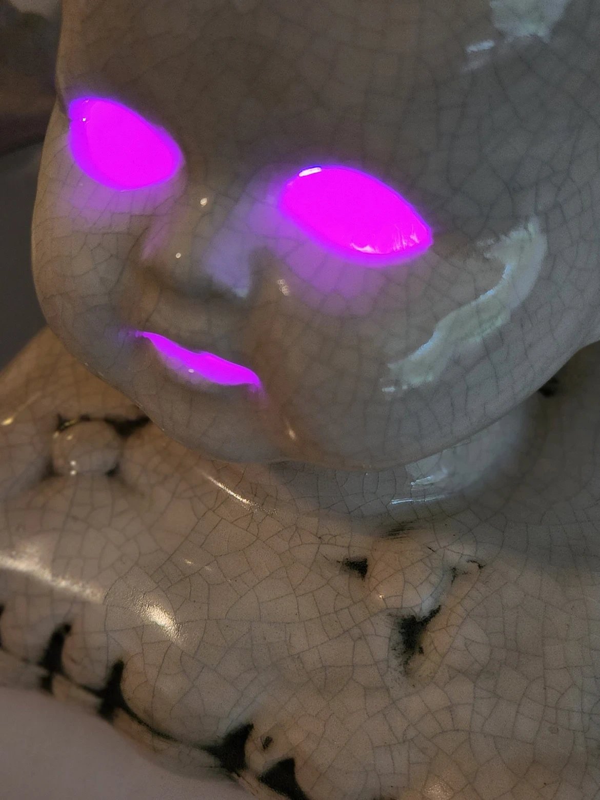 Creepy Doll Head Lamp "Braaaains" product image (6)