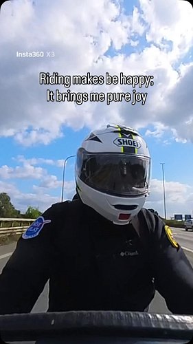 Having a 360 and an open face helmet has given me some new insights into my facial expressions.
#rbf #restingbitchface #happy...
