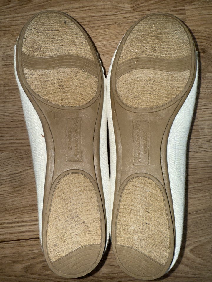 American Eagle Ballet Flats product image (2)