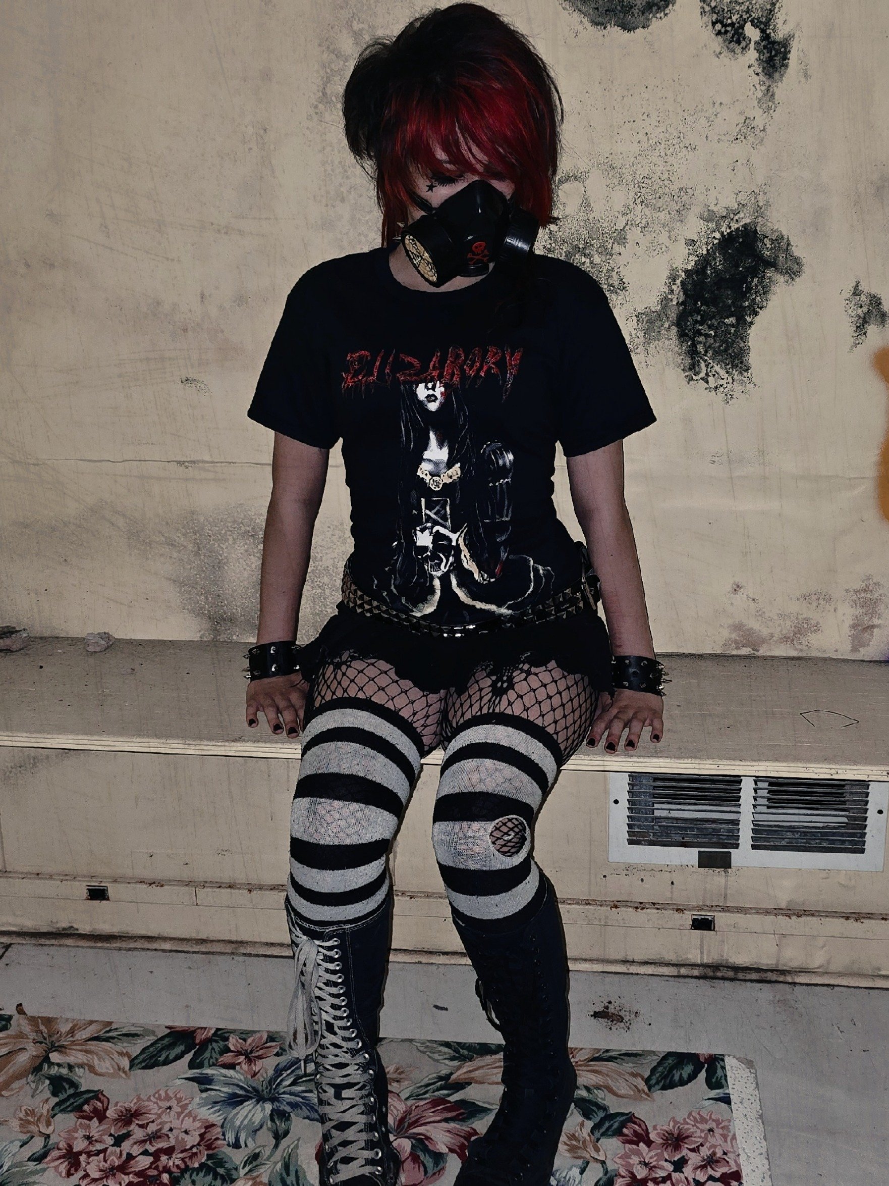 Elizabeth tee product image (2)