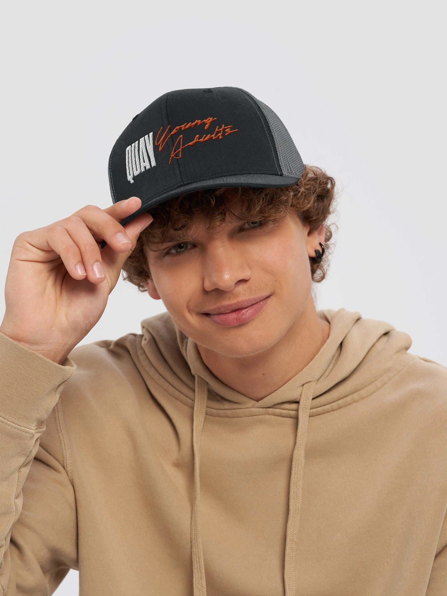 quay ya trucker hat product image (15)