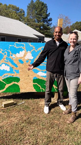 I did a mural with @karamcelligott today at @hopecreekacademy #schools #gardens #painting #murals #jeghetto
