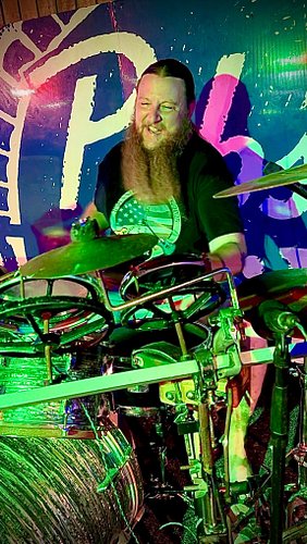 Dan taking a CRUSHING drum solo! #drum #drumsolo #drummer #music #fyp @doghousedaytona 🎥 @gym5nashville more from the gig com...