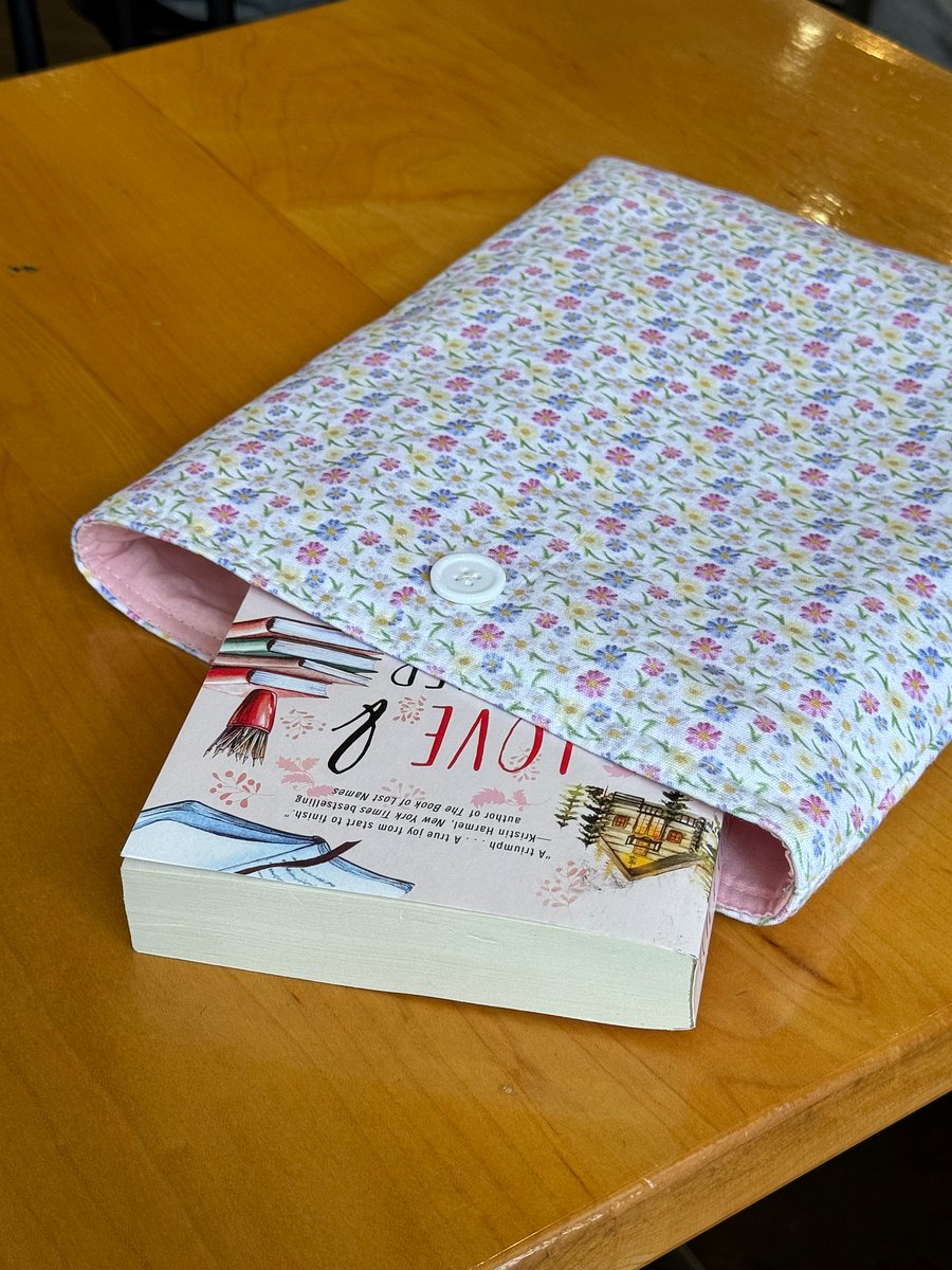 Book Girlies Book sleeve product image (1)