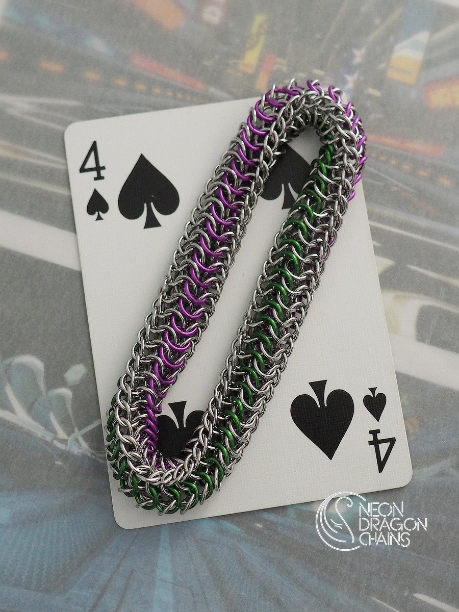 Mobius Fidget Toy / Green Purple Stripes product image (2)