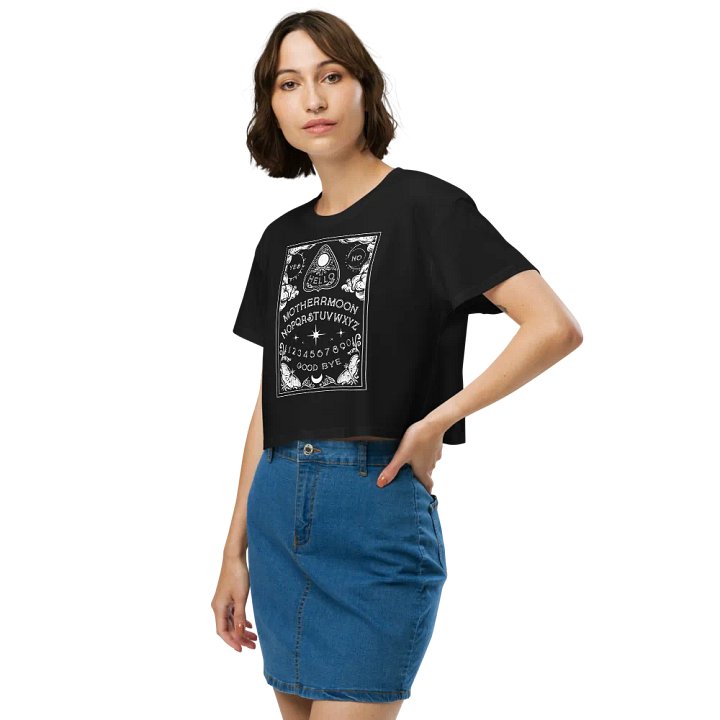 MM 𝖘𝖕𝖎𝖗𝖎𝖙𝖇𝖔𝖆𝖗𝖉 crop tee product image (2)