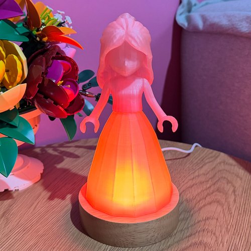 I 3d printed a warm and cosy minidoll nightlight and it’s absolutely delightful 😁

Minidolls upsize so well, I’m totally in l...