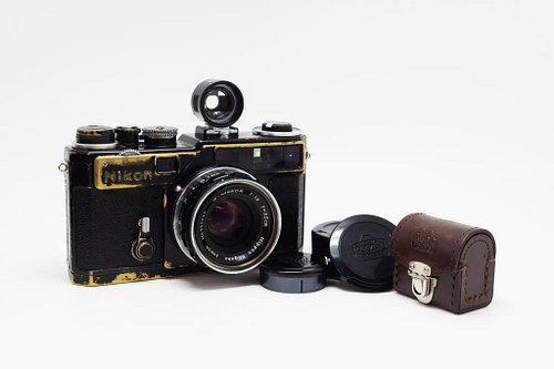 A whole load of fantastic cameras and lenses have just hit the website, including some extremely rare rangefinders and some o...