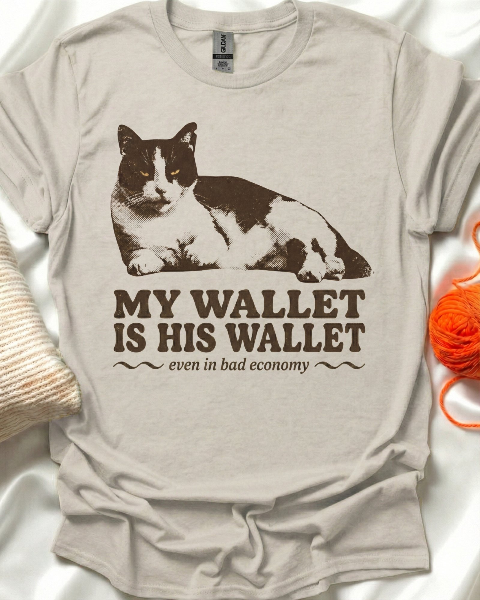 Cat's Wallet T-Shirt product image (1)